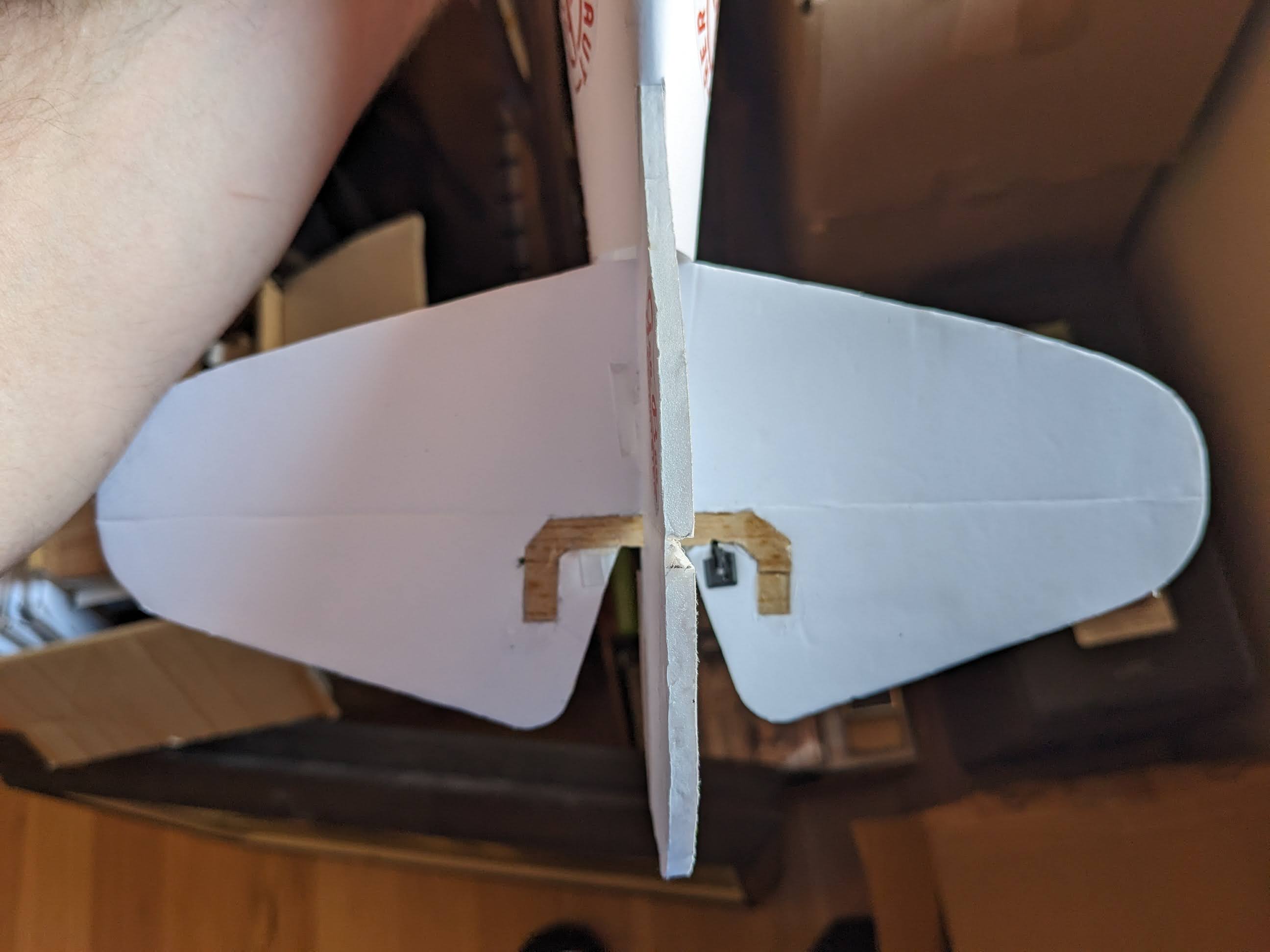 Mini GBX 12 Tail above.jpg Mini GBX 12 Tail above.jpg