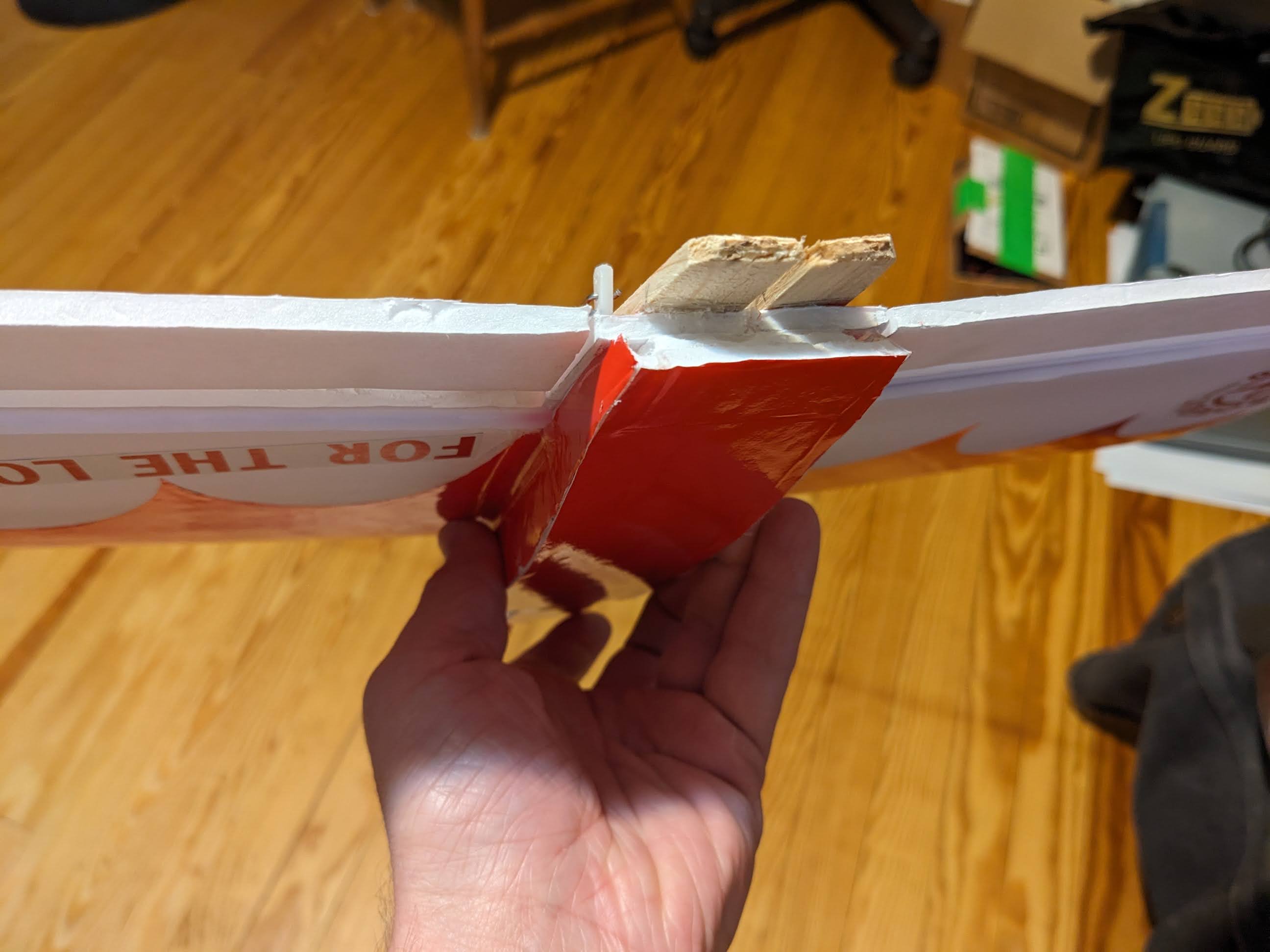 Mini GBX 5 Wing tabs aft.jpg Mini GBX 5 Wing tabs aft.jpg